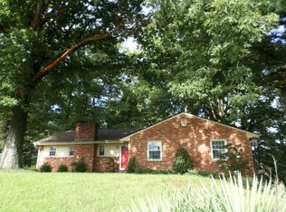 4228 Woodridge Dr, Roanoke, VA 24018
