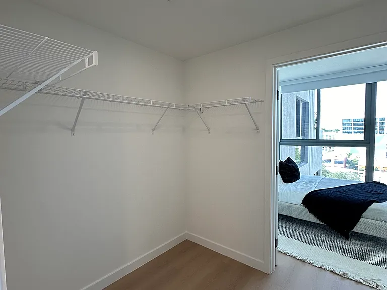 355 31st St #B2 — Photo 7