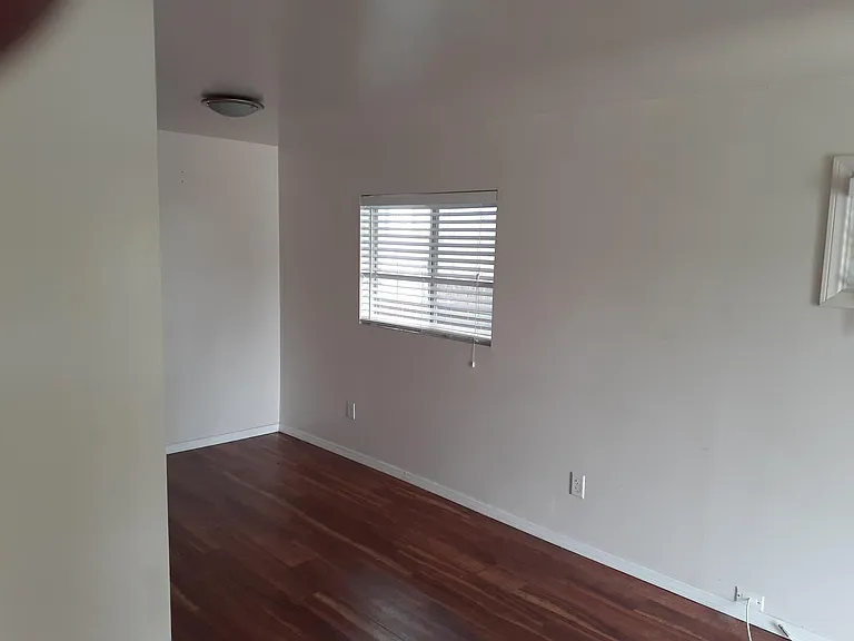 1420 Brookes Ave — Photo 7