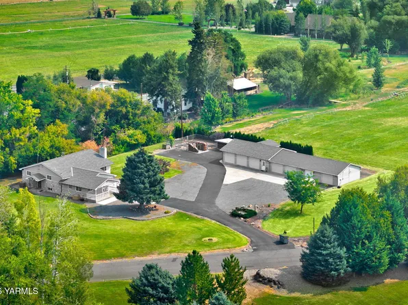 3201 Southcreek Dr, Yakima, WA 98903