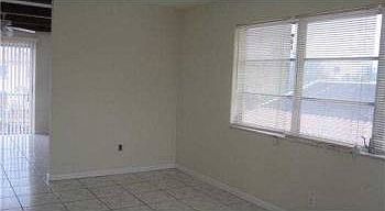 2nd image of 1401 NE 57th Pl APT 2