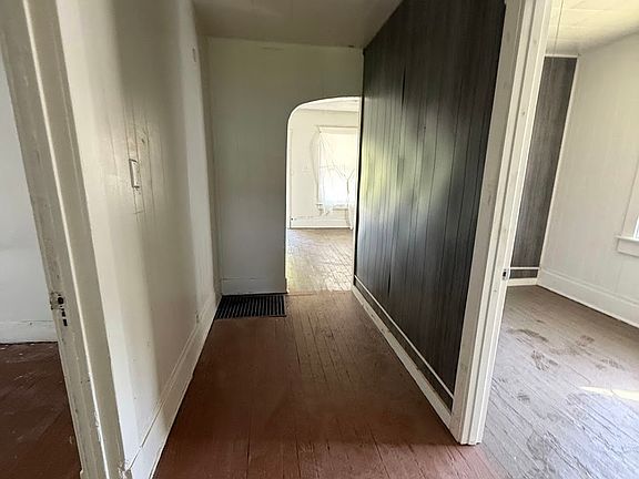 3rd image of 1153 E William St