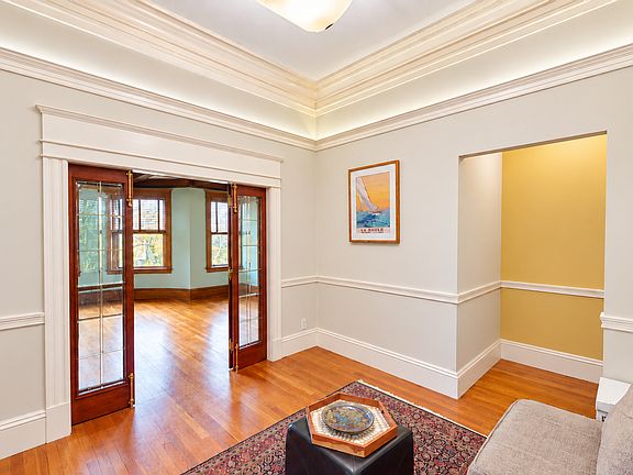3rd image of 176 Naples Rd APT 6