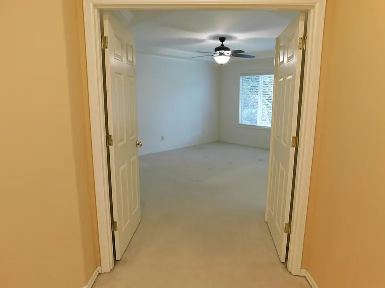 22934 SE 25th Pl — Photo 14