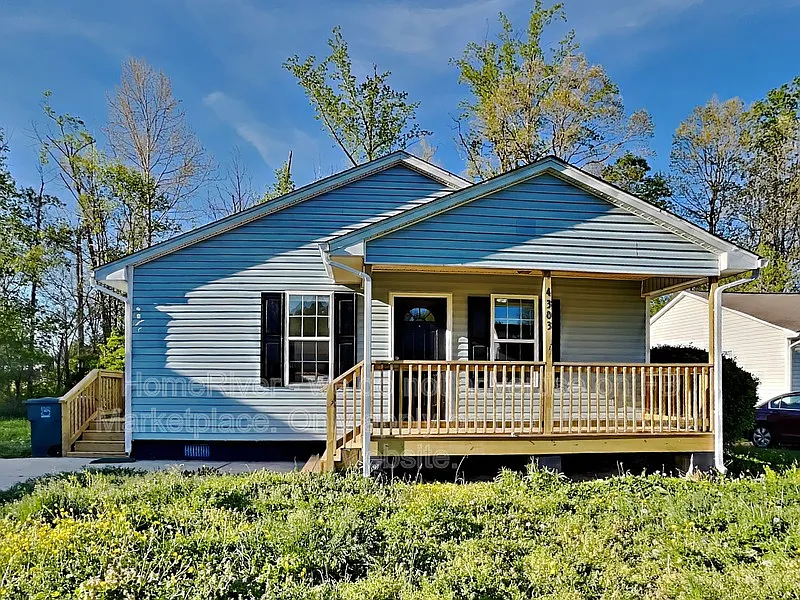 3 bed, 2.0 bath, 1120 sqft, $1,620 — Photo 1