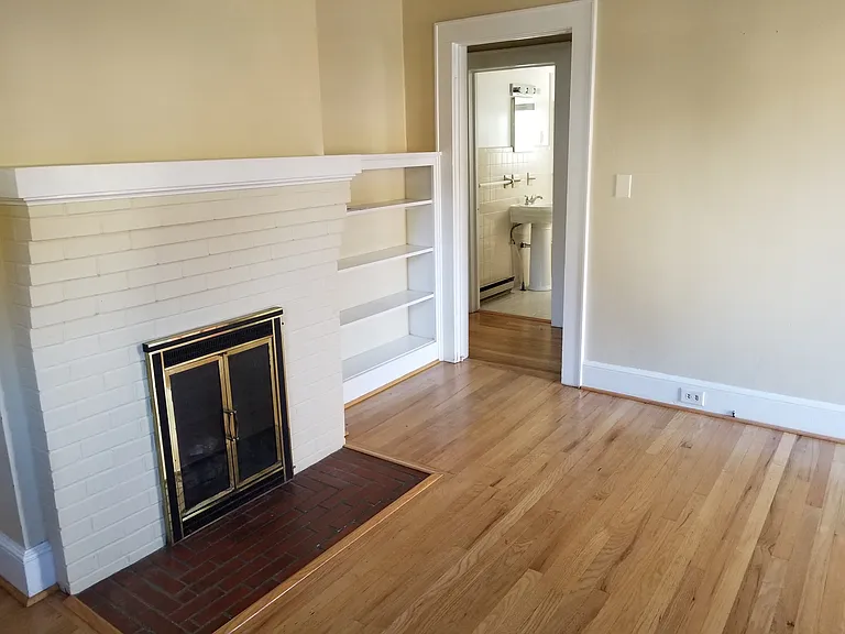 1117 W Northwood St — Photo 3