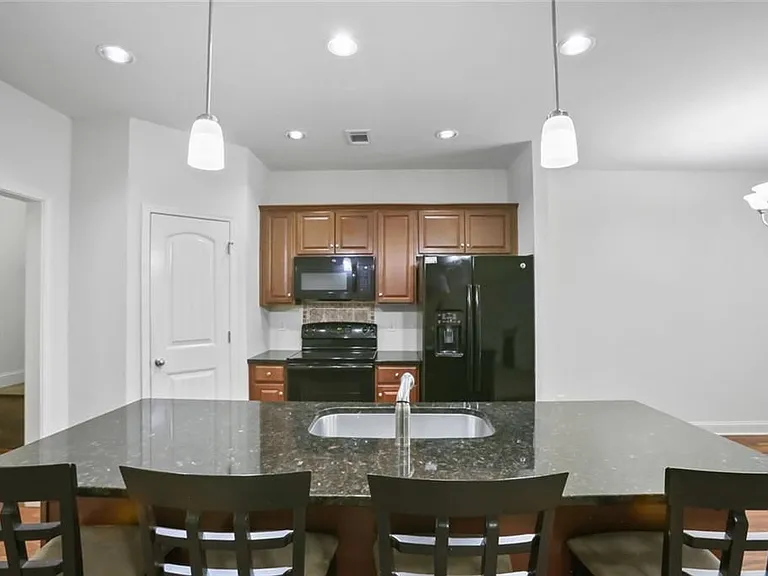 206 Britt Dr — Photo 5
