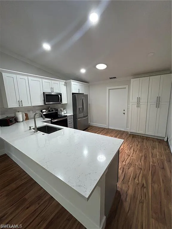 2 bed, 2.0 bath, 1222 sqft, $1,900 — Photo 4
