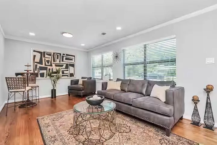 2107 Wakefield Dr — Photo 4