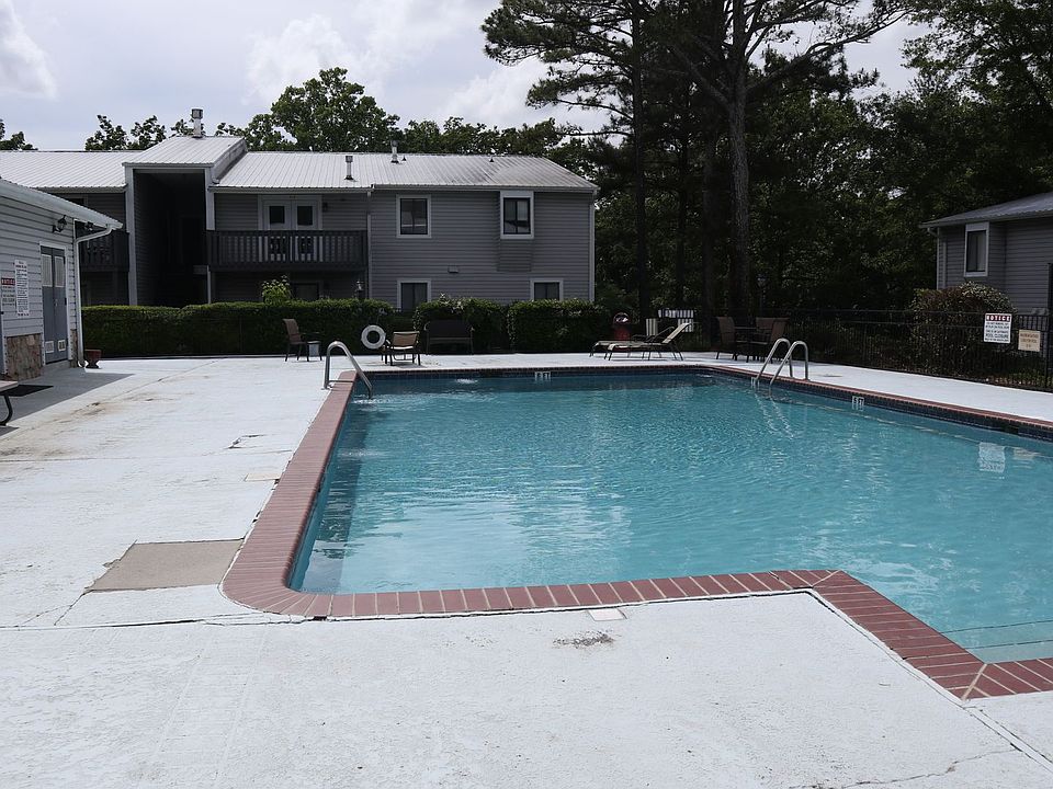 1st image of 505 Woodland Vlg