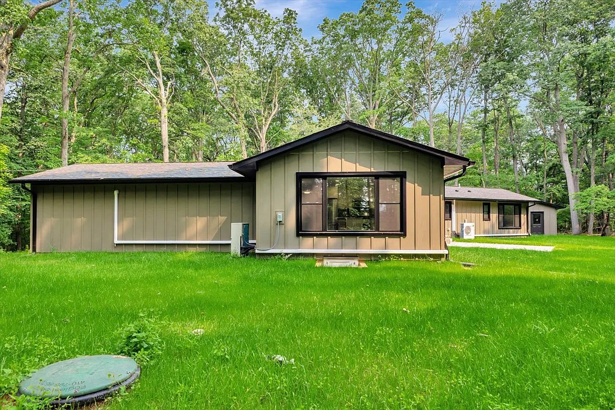 3 bed, 2100 sqft, $3,750 — Photo 3