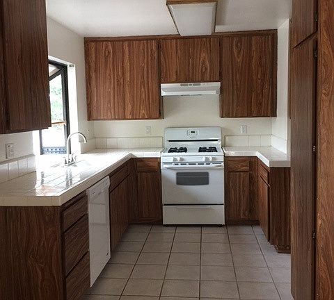 2nd image of 721 Spenser Ln