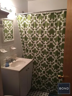 Rented by Bond New York | media 13