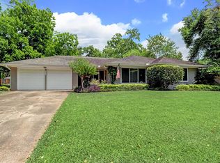 10807 Burdine St, Houston, TX 77096