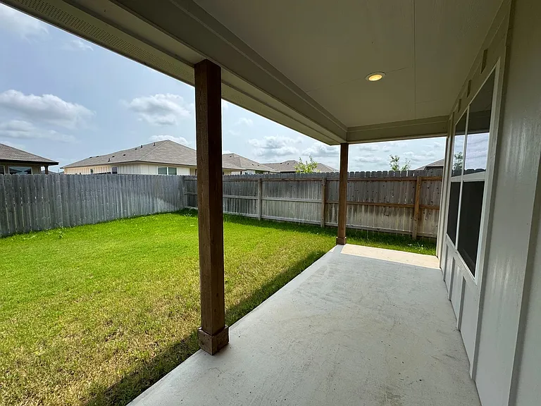 1410 Cedar River Ln — Photo 43