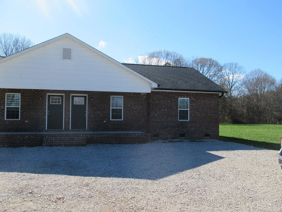 Building Photo - 405 Northbrook III School Rd