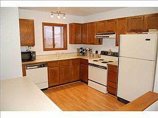 4th image of 3400 Canyon Dr APT 4D