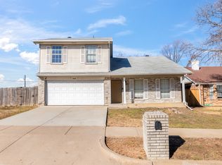 5808 Caprock Dr, Arlington, TX 76018