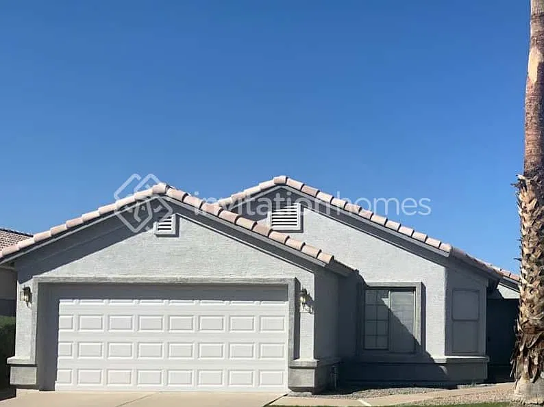 3302 W Tina Ln