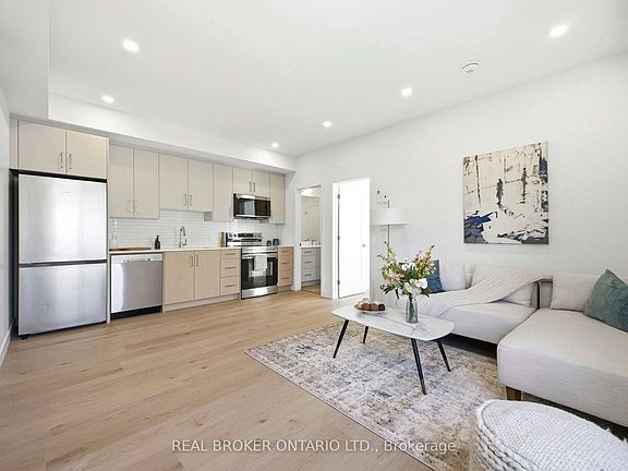 3rd image of 184 Woodroffe Ave #6