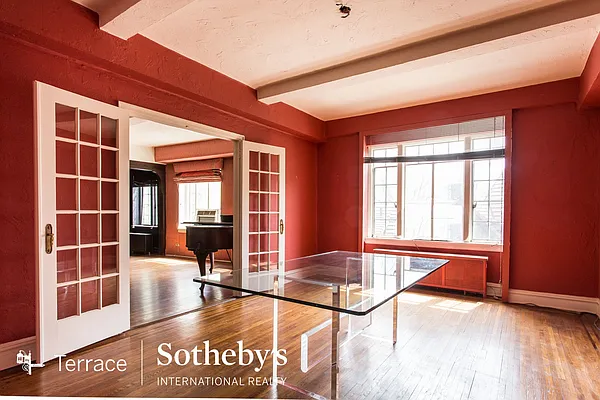 Sold by Terrace Sotheby's International Realty | media 32