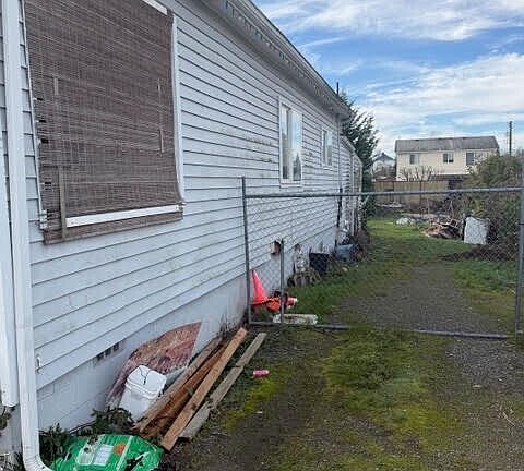 5th image of 1226 S State Street