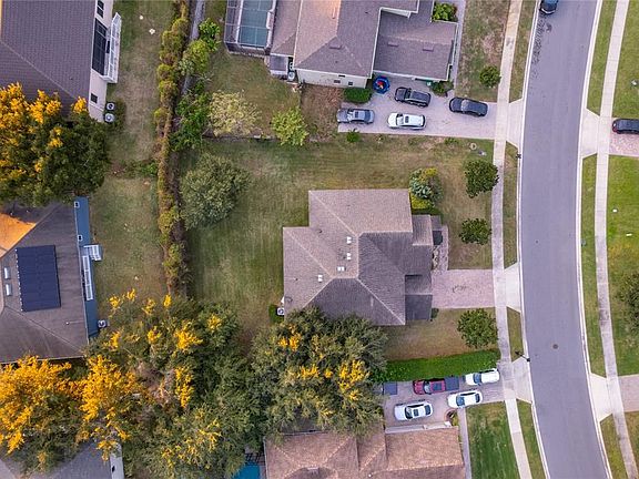 5th image of 891 Cavan Dr