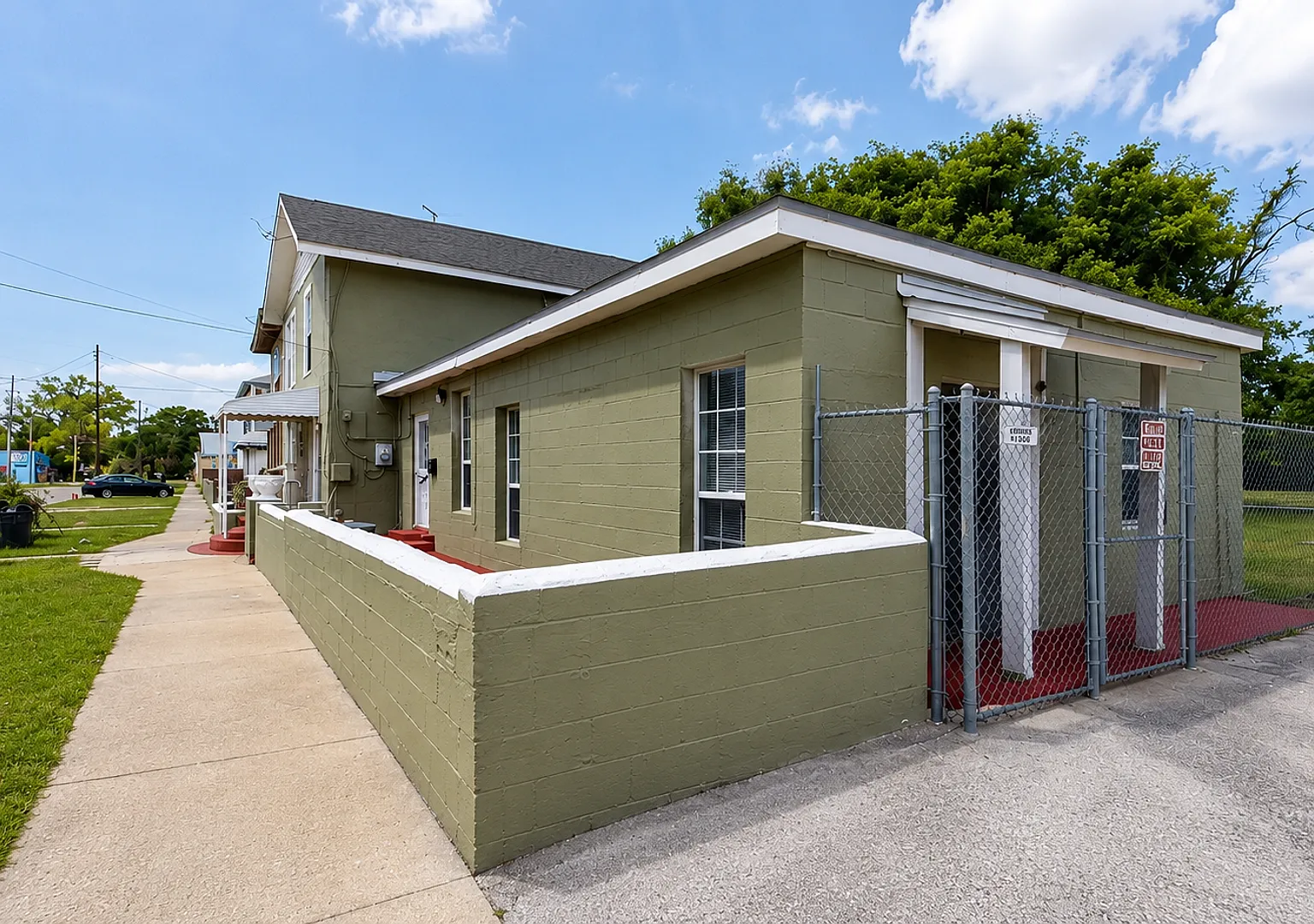 1049 Pippin St. Unit B — Photo 1