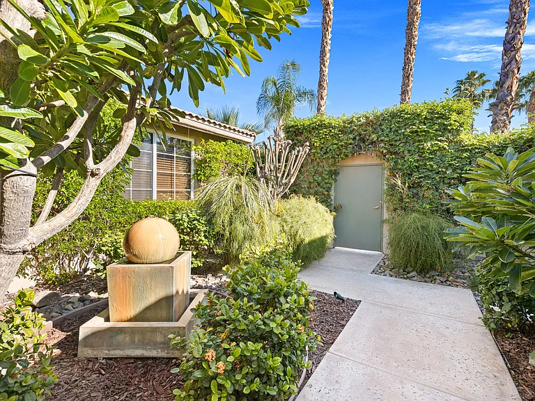 49105 Casa Del Rio — Photo 47