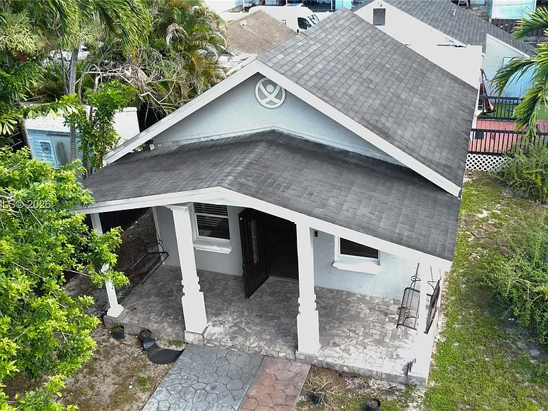 2218 N Harding St — Photo 3