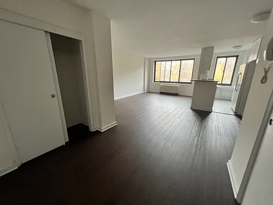 Rented by Olnick Organization | media 6