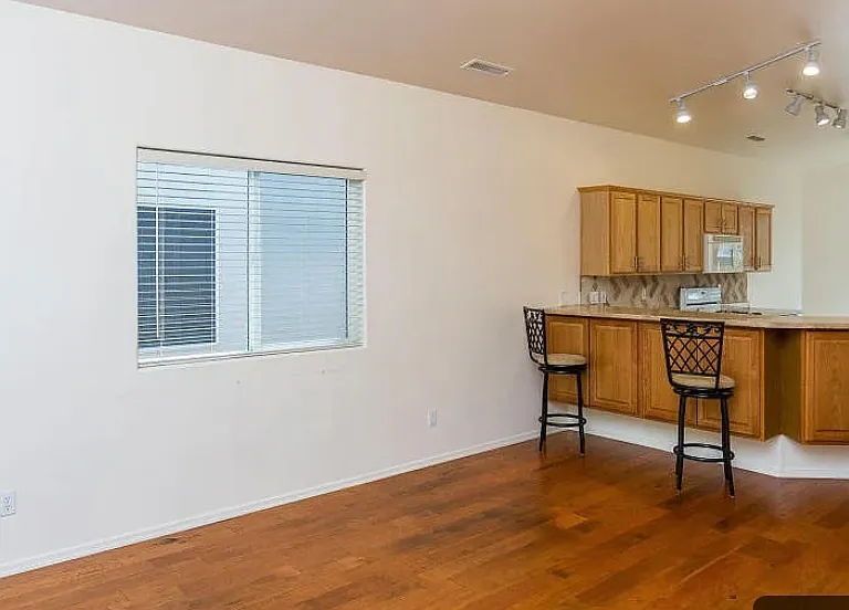 1804 Ryan Ct — Photo 2