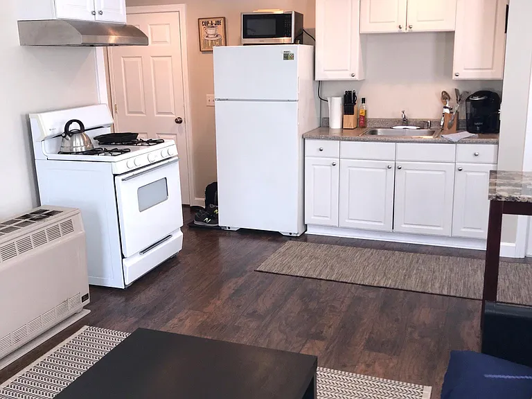 18 Vernon St #2F — Photo 3