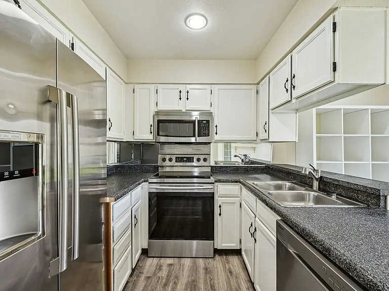 1732 S Blackhawk Way #C — Photo 7