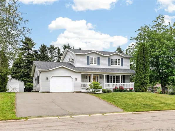 45 Chiasson Ct, Dieppe, NB E1A 6J4