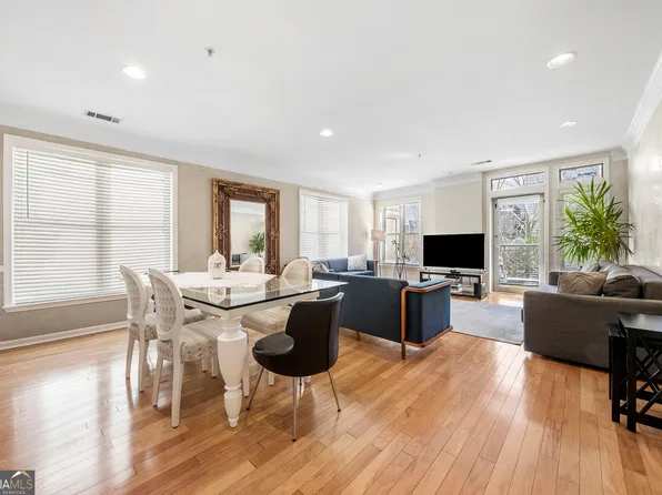 3334 Peachtree Rd NE APT 112, Atlanta, GA 30326