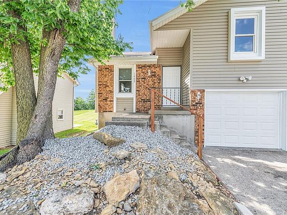 3rd image of 1403 La Chateau Dr