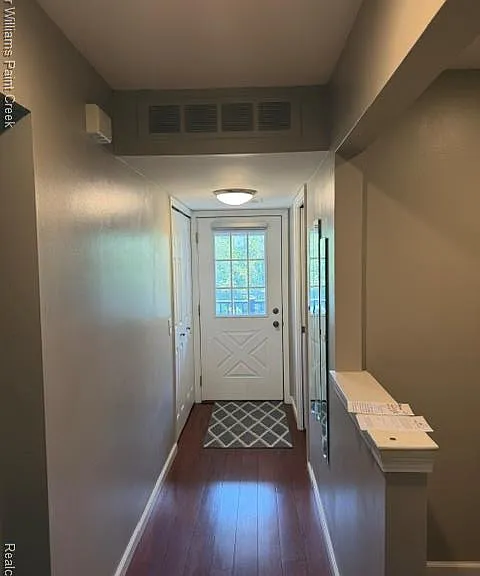 42630 Plymouth Hollow Dr — Photo 2