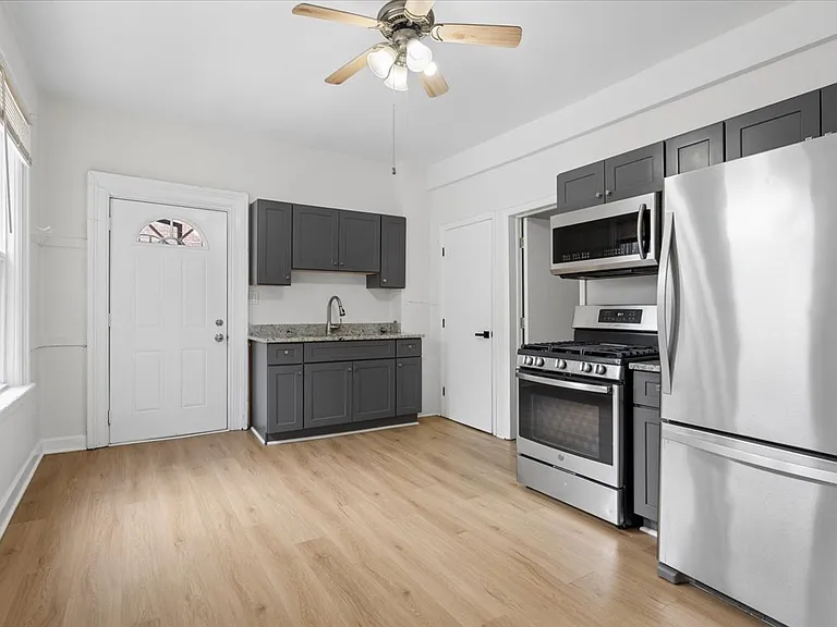 1131 W Taylor St #2R — Photo 2