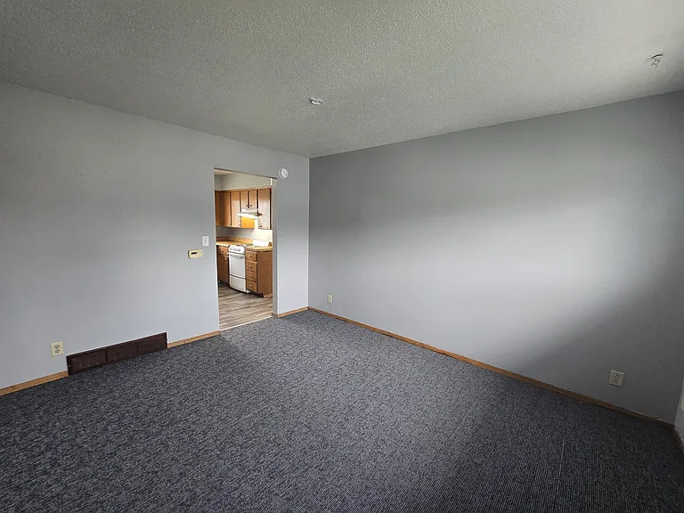 811 W 3rd St #8 — Photo 9