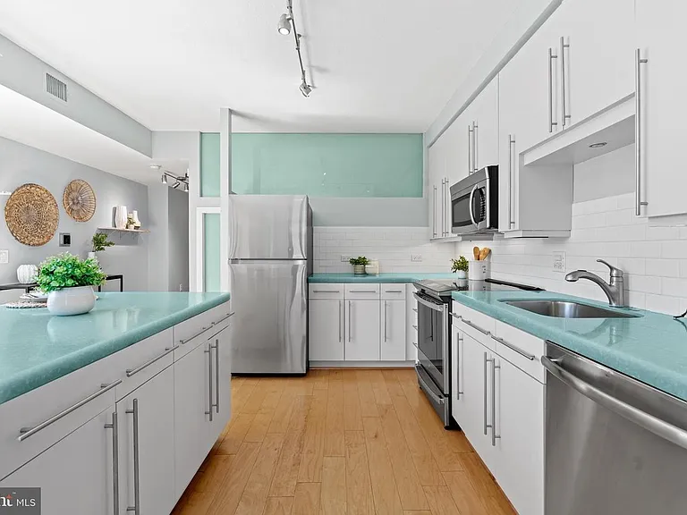 437 New York Ave NW #418 — Photo 3
