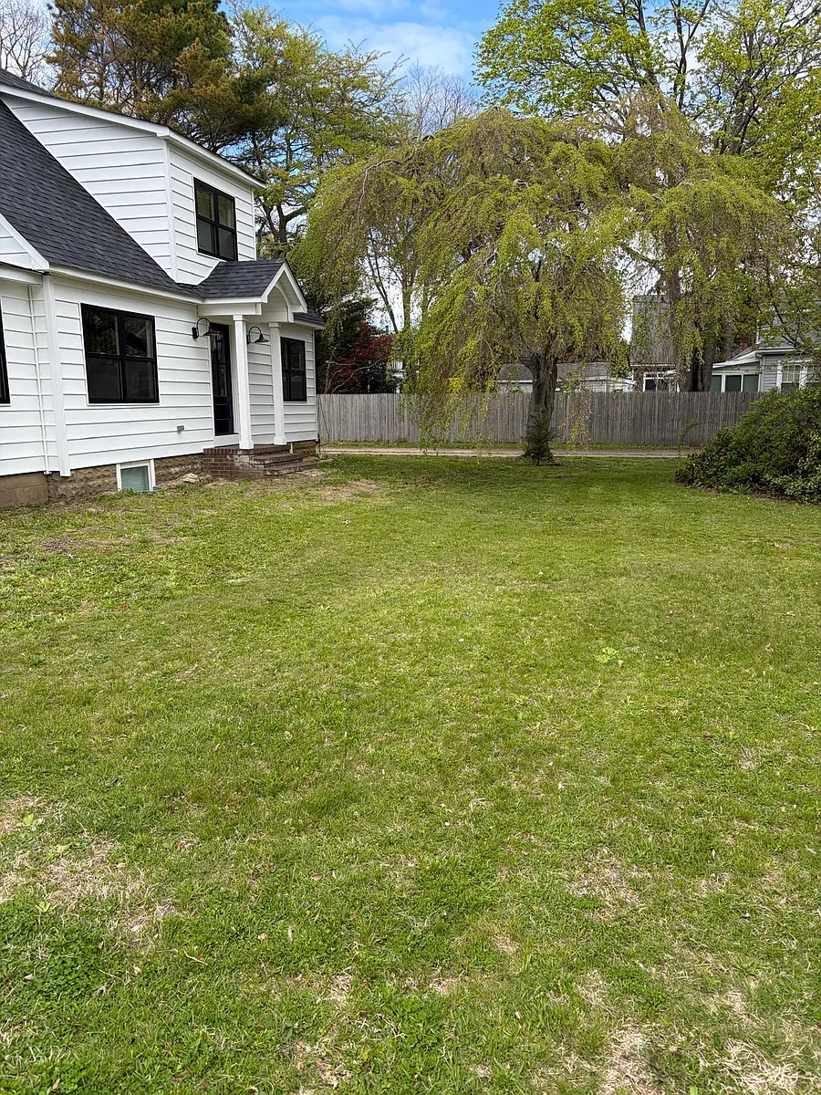 Building Photo - 226 Gillette Ave