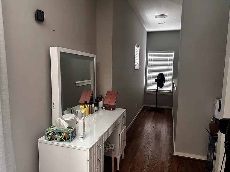 4422 Center St — Photo 19