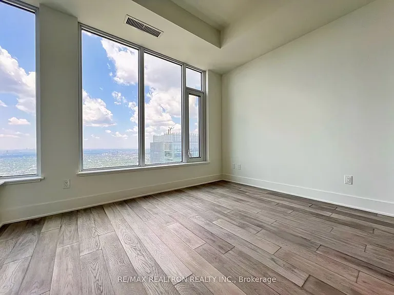 11 Yorkville Ave #6101 — Photo 10