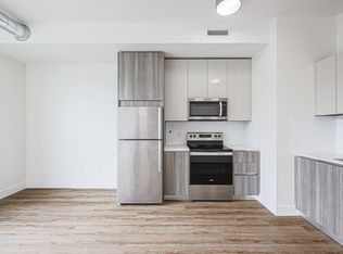 3020 Dundas St W #304, Toronto, ON M6P1Z3