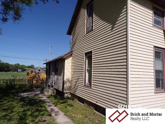 2nd image of 117 Cherry St