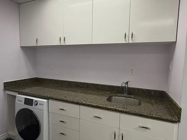 55 Fortune Cres #BASEMENT — Photo 5