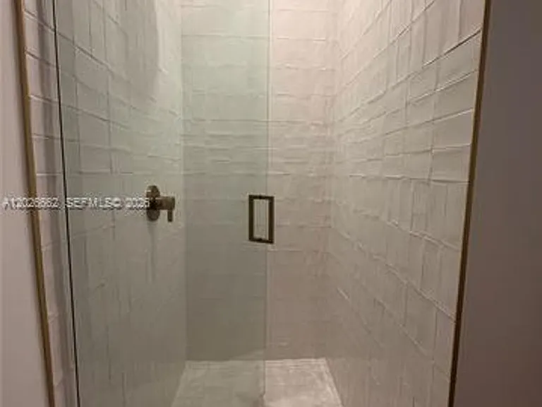 90 NE 32nd St #209 — Photo 11