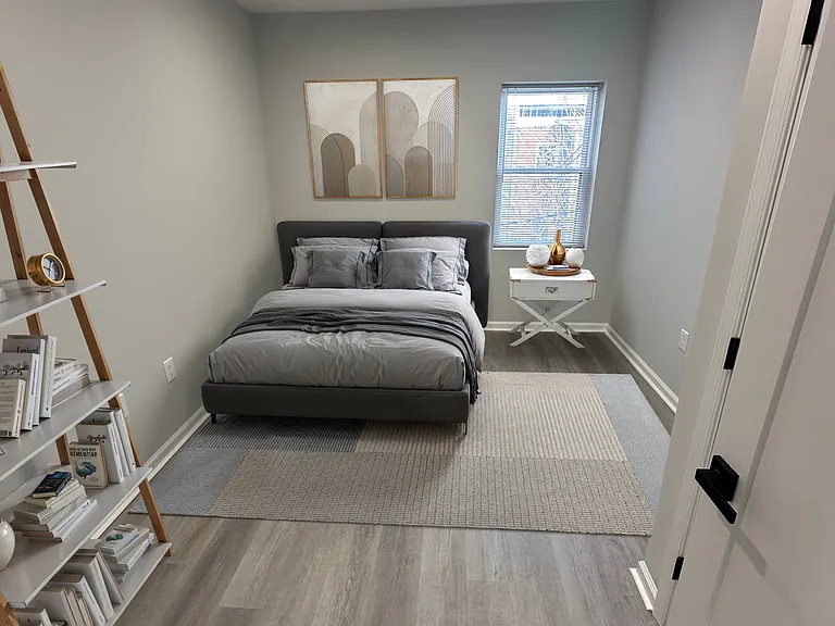 1608 E St NE #1 — Photo 3