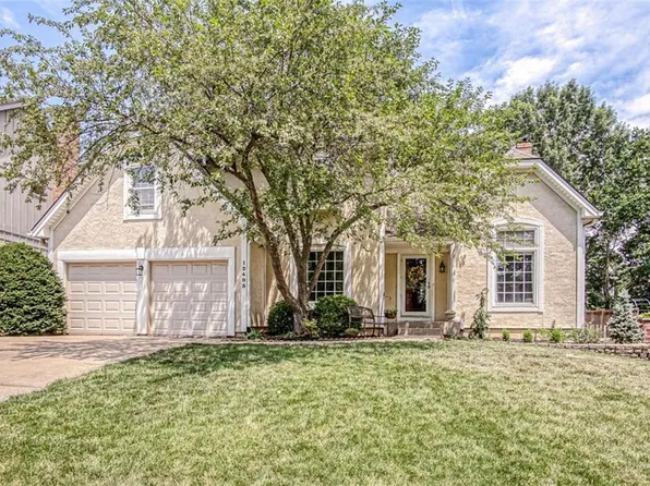 12405 Connell St, Overland Park, KS 66213